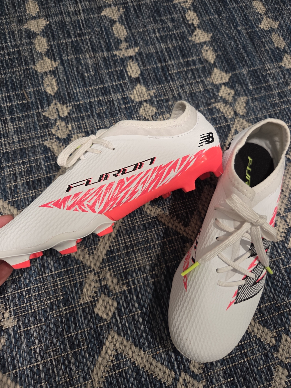 BRAND NEW New Balance Furon V8 Boys White & Pink Soccer Cleats, Size 3.5